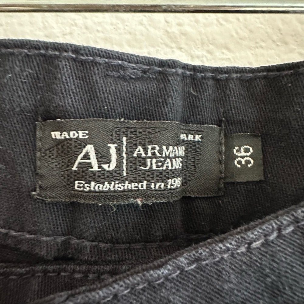 Armani Jeans Faded Black Flat Front Shorts Size: 36 - Picture 3 of 9